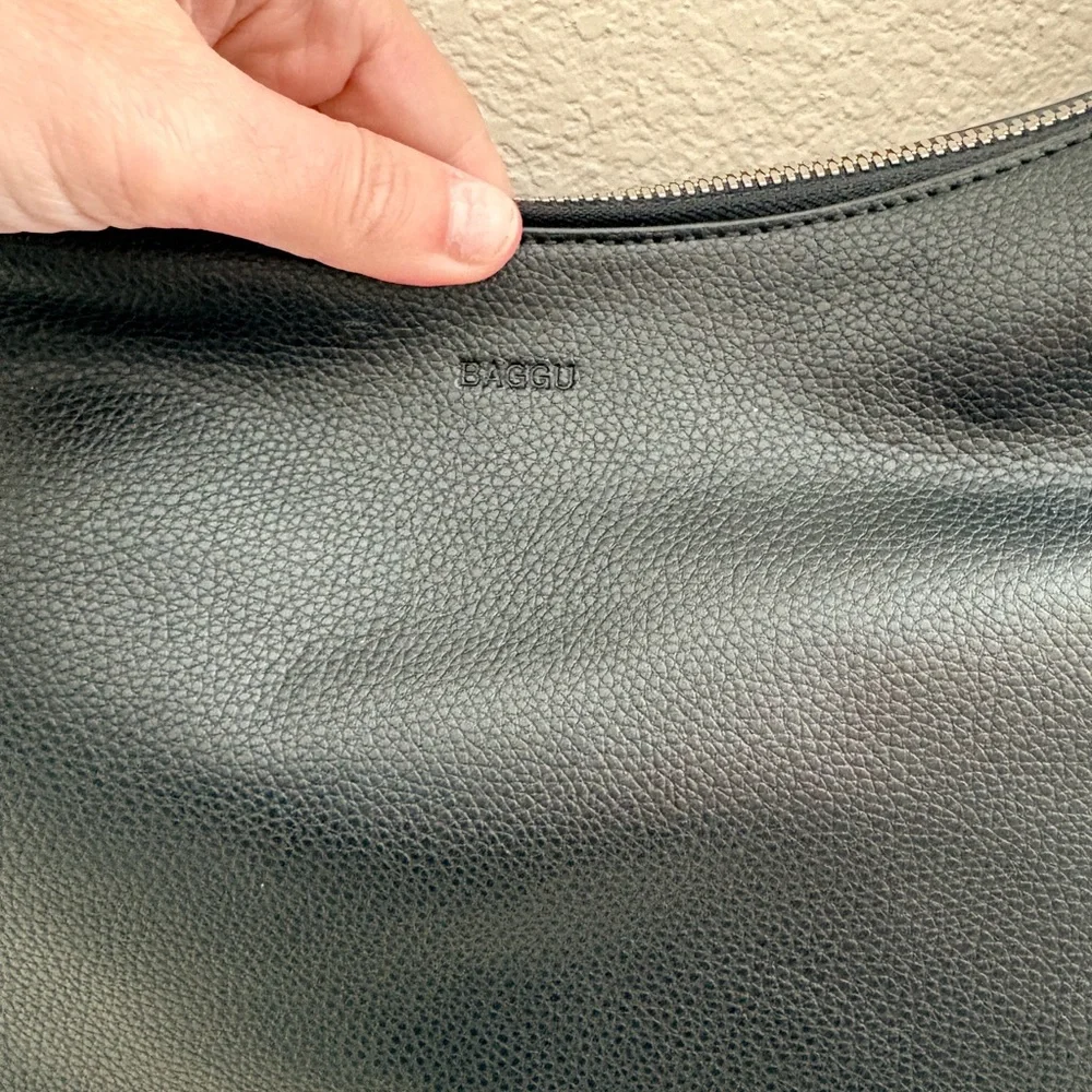 BAGGU Black Pebbled Hobo Shoulder Bag - Picture 4 of 5
